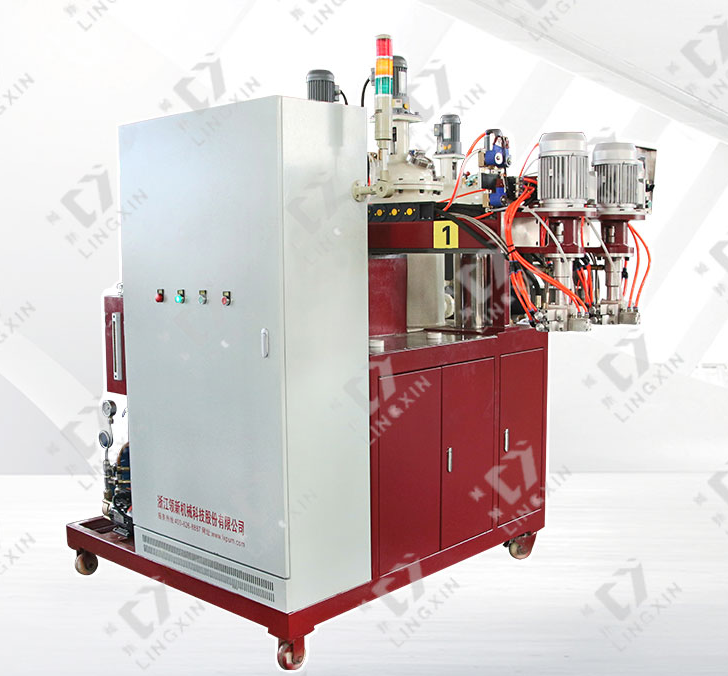 水箱聚氨酯模塊發泡機